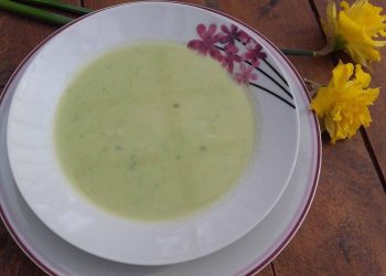 Hráškovo-póriková syrovo-smotanová polievka