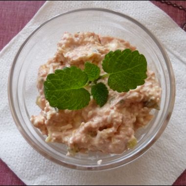 Rýchla salámovo-syrová nátierka